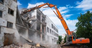 Промышленный демонтаж зданий Удомля, цена от 2983 руб.